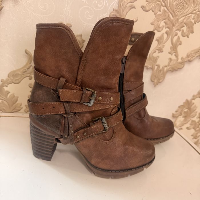 Продам кожаную ботинку