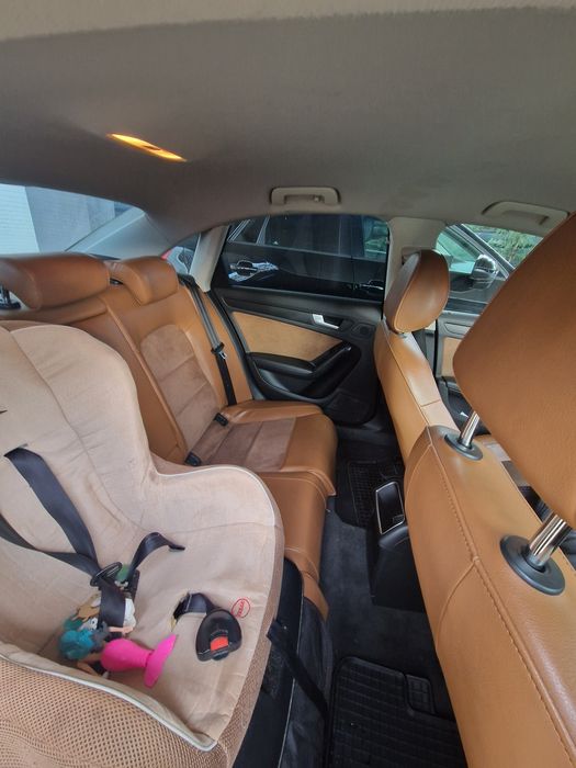 Audi A4 B8 2011 manuala