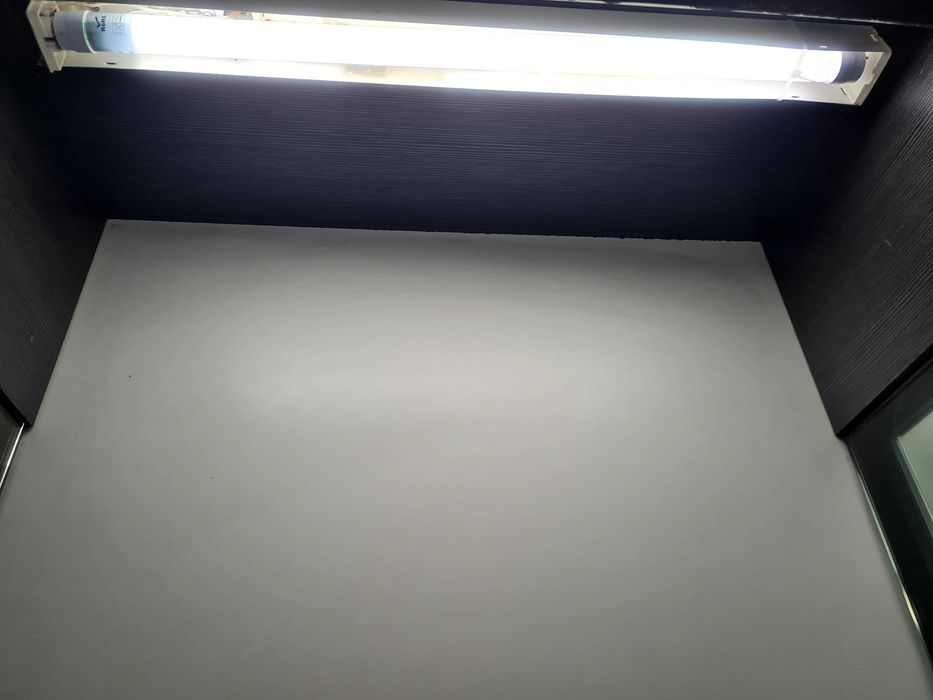 Стъклена етажерка