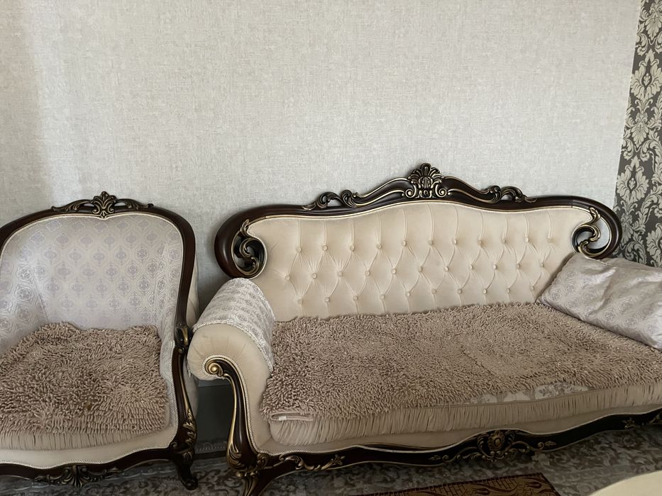 Срочно королевский диван с креслом