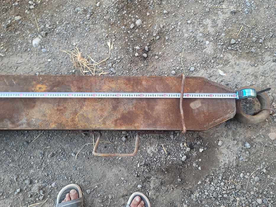 Дышло прицепа усилинний