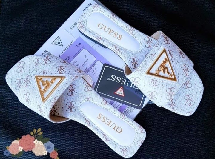 Set papuci+geanta,logo metalic, saculet, etichetă