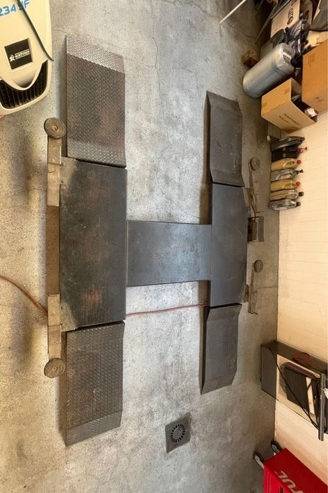 Elevator auto cu pernă de aer nouă – Stare foarte bună – 8000 lei