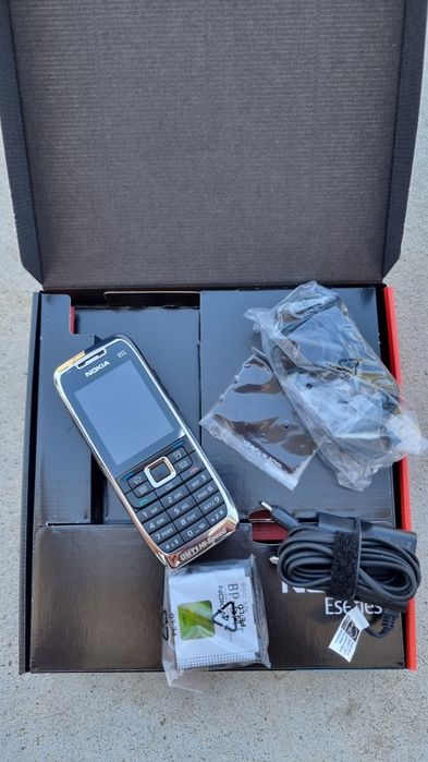 Telefon Nokia E 51