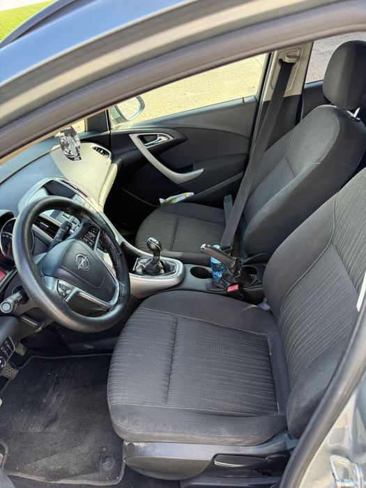 Dezmembrez Opel Astra J 1.7 CDTI A17DTR 110 CP – 2011 – orice piesă di