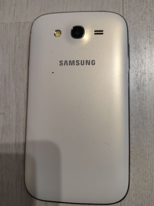 Телефони за части