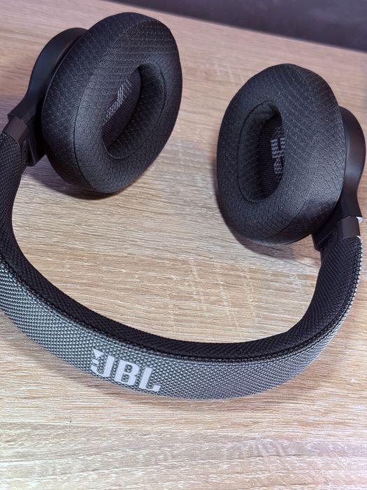 JBL Live 650BTNC безжични Bluetooth слушалки с активно шумопотискане (ANC)