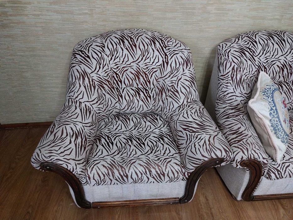 Продам диваны и кресло