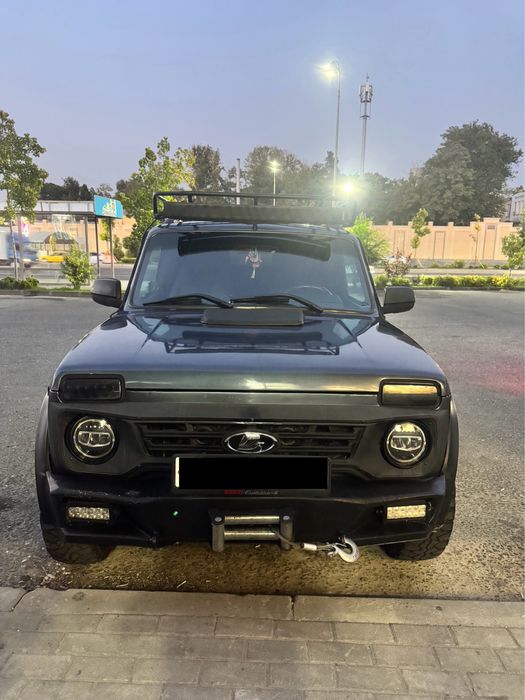 LADA 21214 Niva Bronto