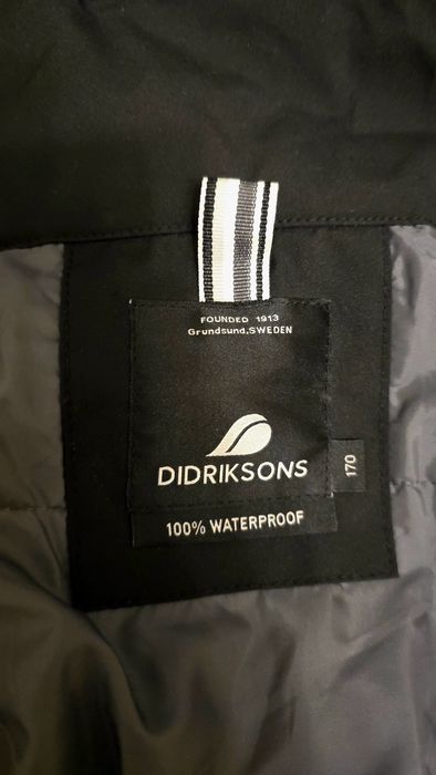 Чисто ново шведско яке Didriksons- с Етикети и технология STORMsystem