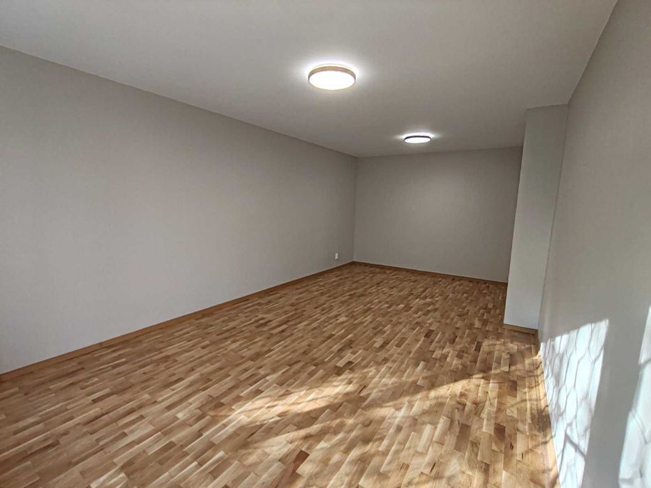 Продава се Двустаен апартамент в Варна, Център - 61 кв.м за 1421 €/кв.м - Снимка #8