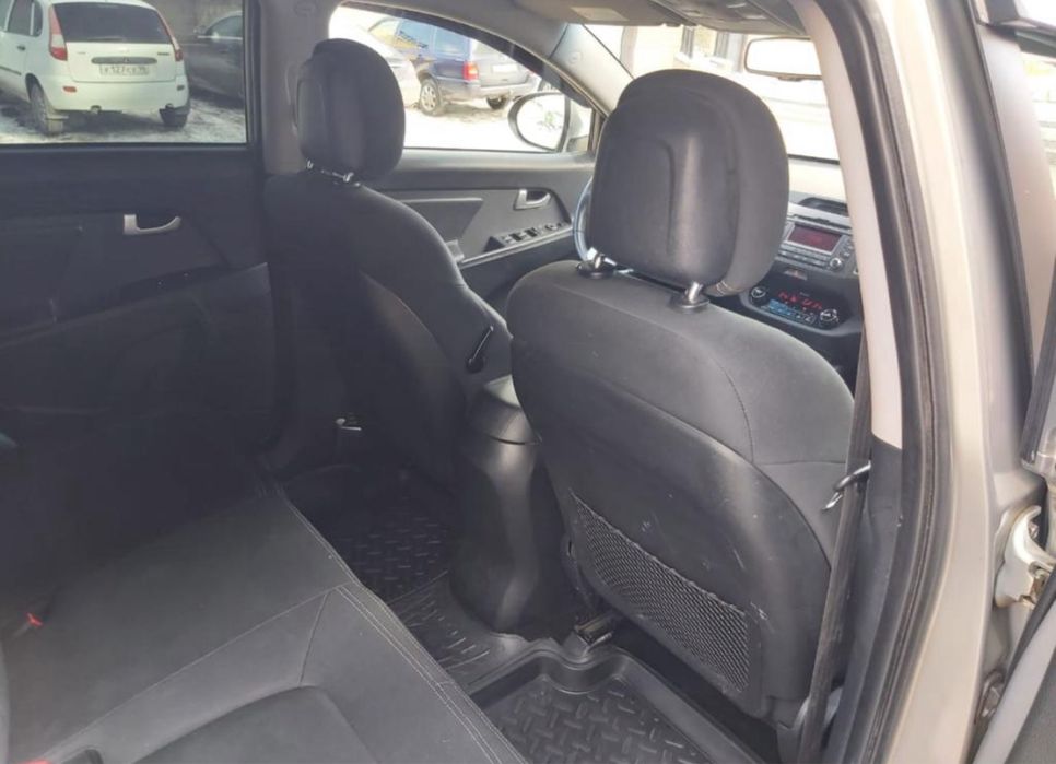 Продам машину Kia Sportage