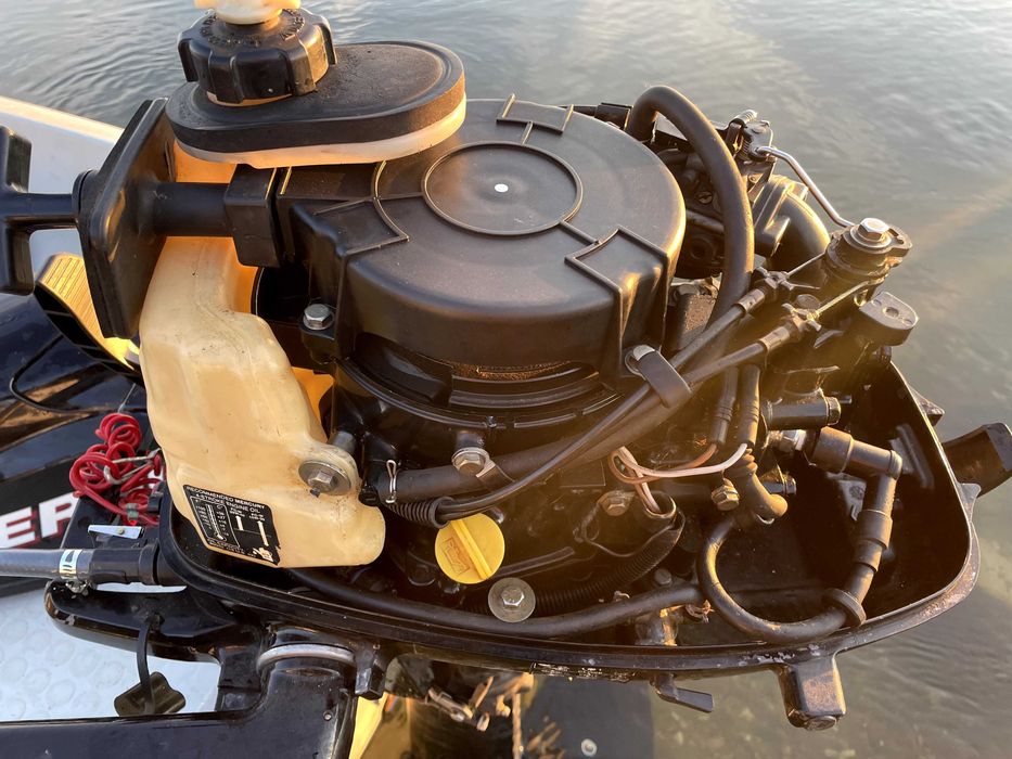 Извънбордов двигател