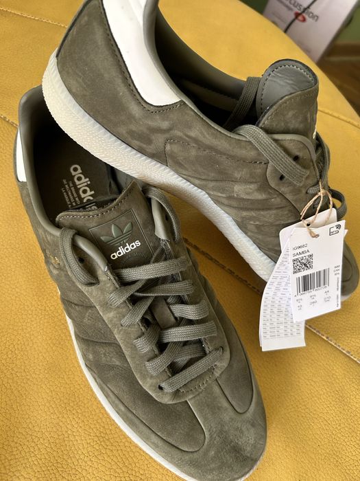 Нови маратонки Adidas - 44 и Футболни обувки Adidas- сега за 380 лв.