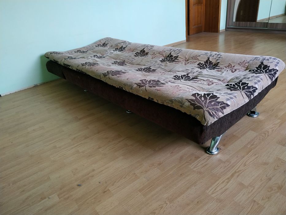 Диван-кровать.