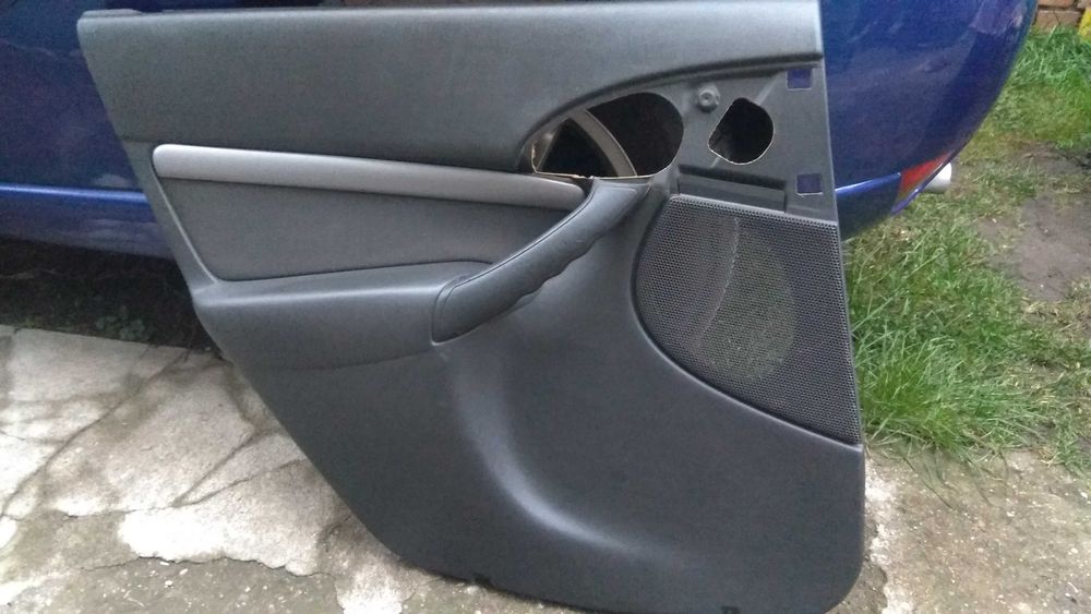 Части за форд фокус мк1 - капак ангренаж, кора за врата, стъкло