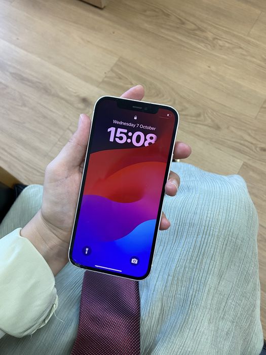 iPhone 12 64 ГБ — белый