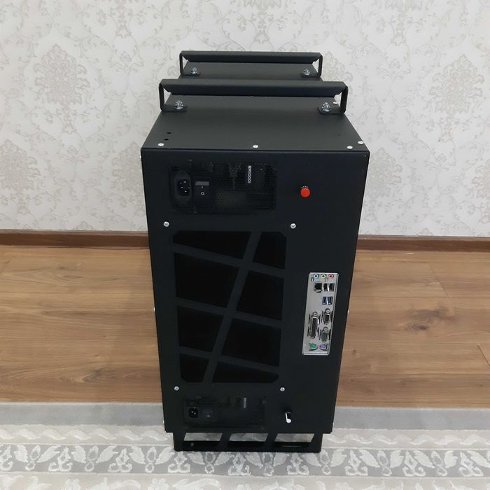 Корпус DONNAGER на 6 видеокарт.