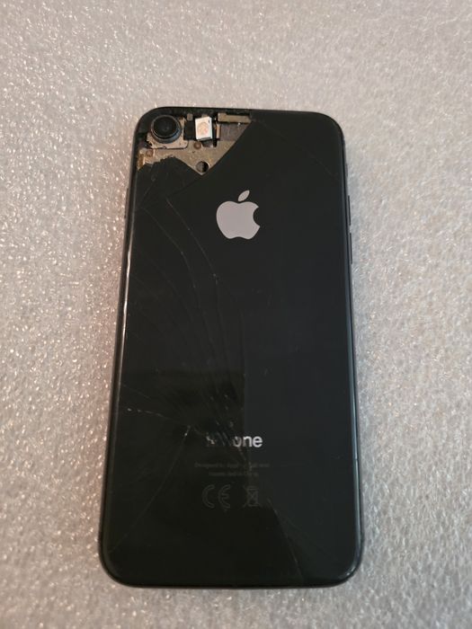 IPhone 8 64gb за части