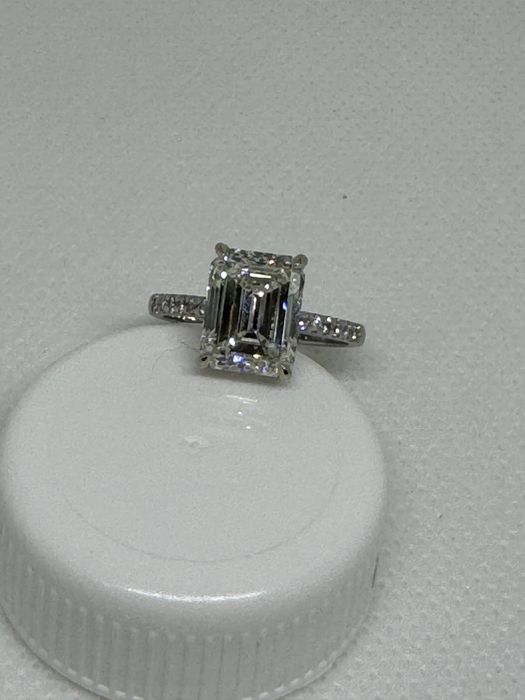 Диамант 3,59к.GIA