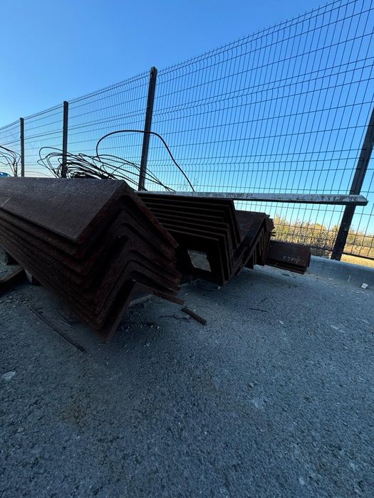 Металический уголник