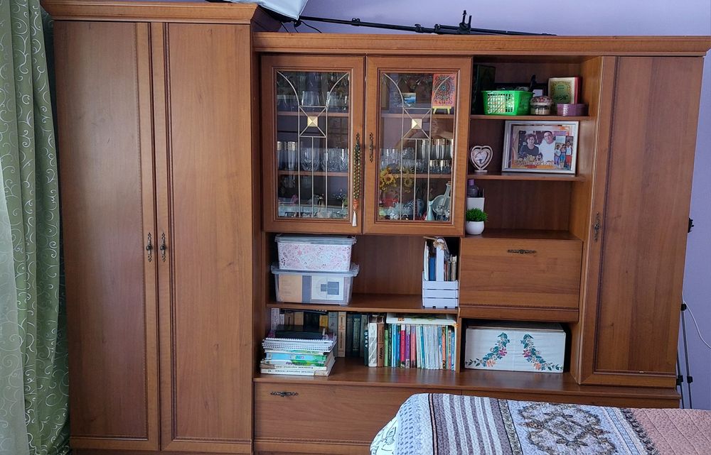 Продам стенку в хорошем состоянии.