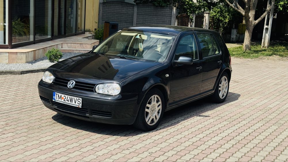 VOLKSWAGEN Golf 2002