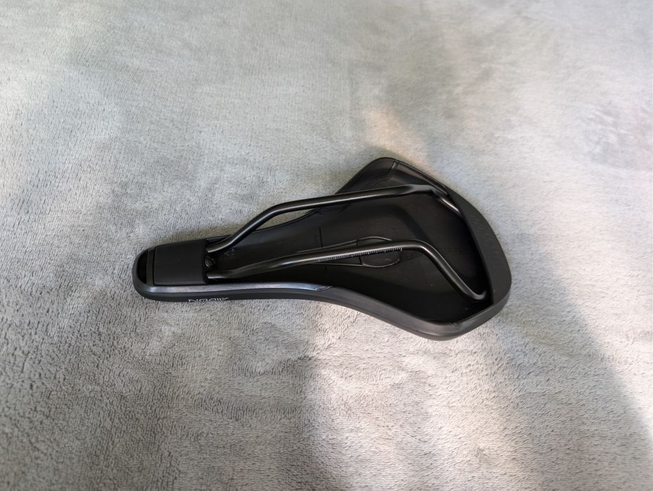 МТБ седалка Fizik Aidon 208x145mm manganese rail