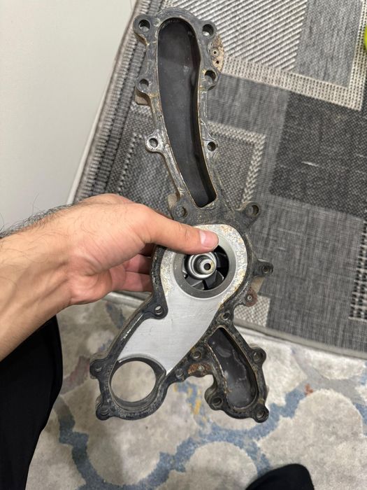 Помпа тайота венза оригинал б у