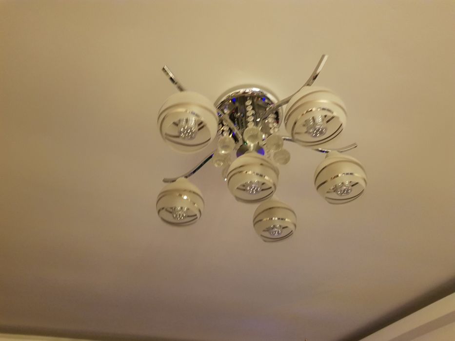 Lustra iluminat, corp iluminat