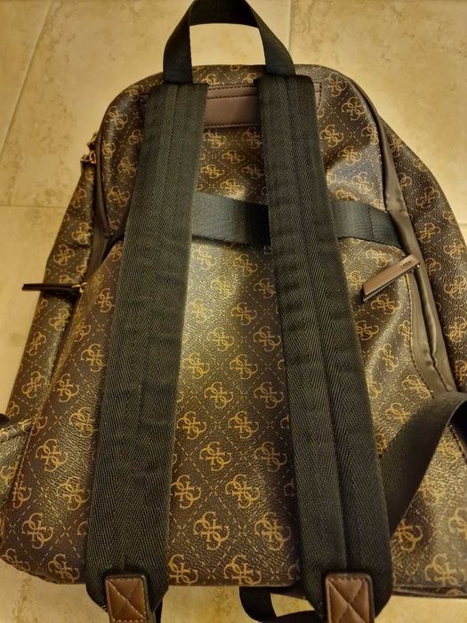 Голяма раница Guess