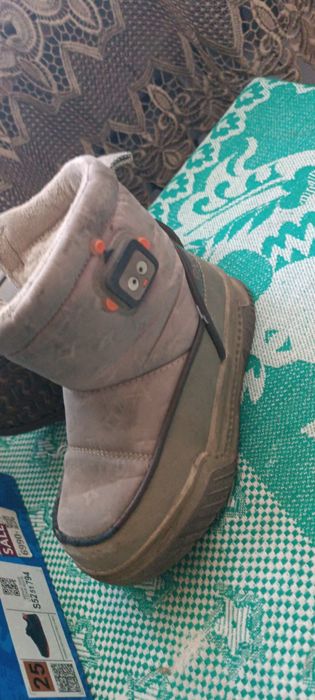 Продам детскую обувь