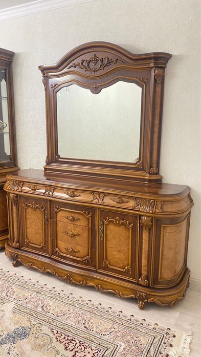 Продам сервант в отличном состоянии