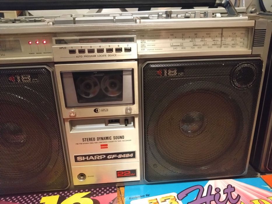 SHARP Gf 9494X /la 230V AM/FM radio tape recorder