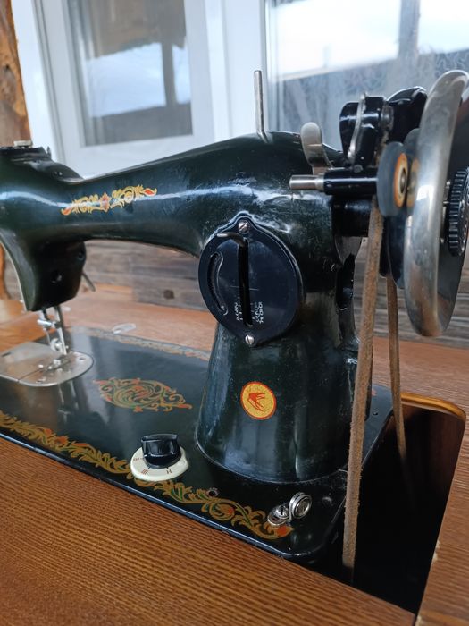 Продам швейную машину