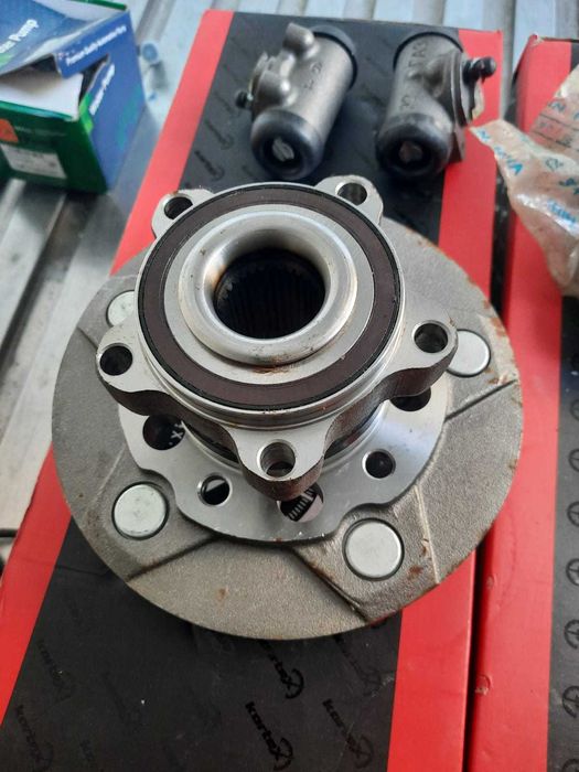 Ступица и бензонасос на а/м Ford Transit