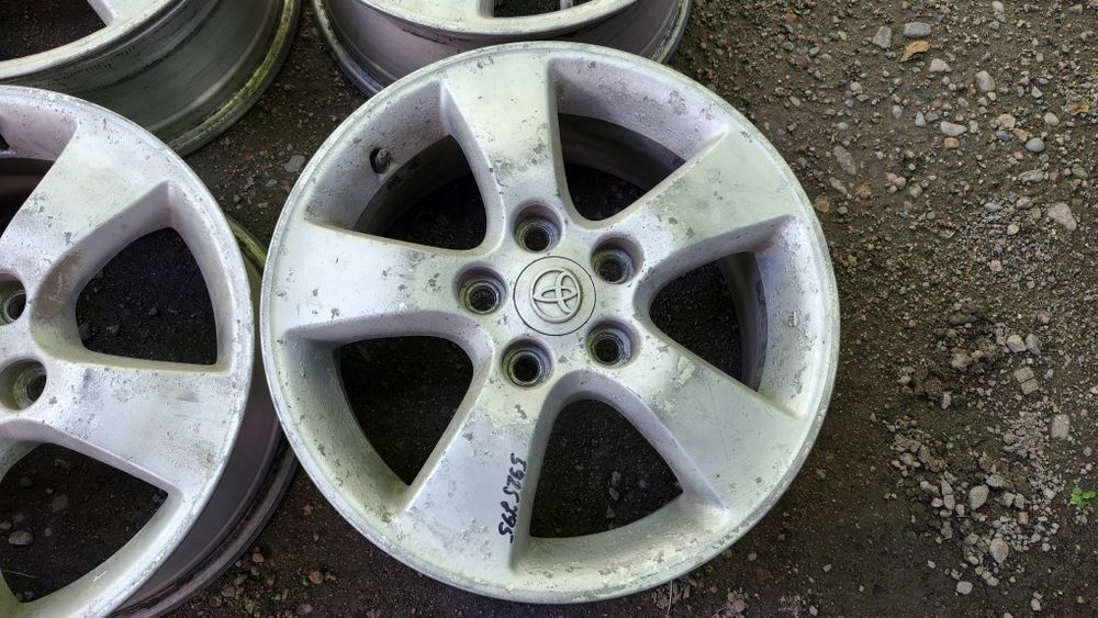 Комплект оригинальных дисков R16. Toyota