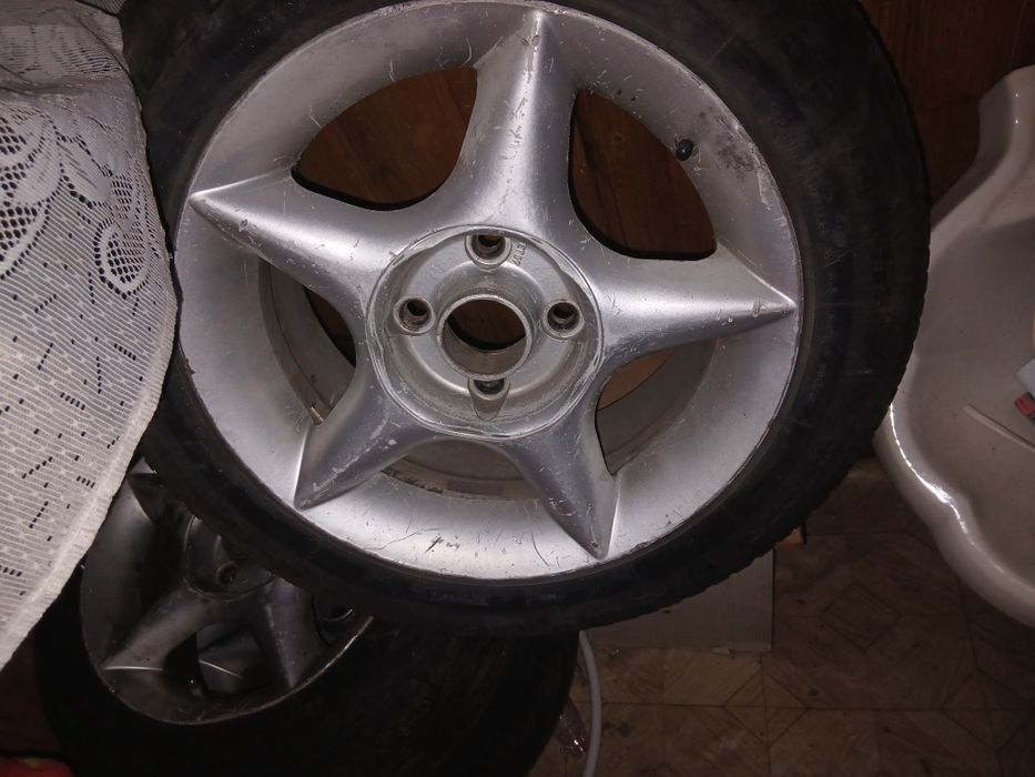 Продам резину ауди 80