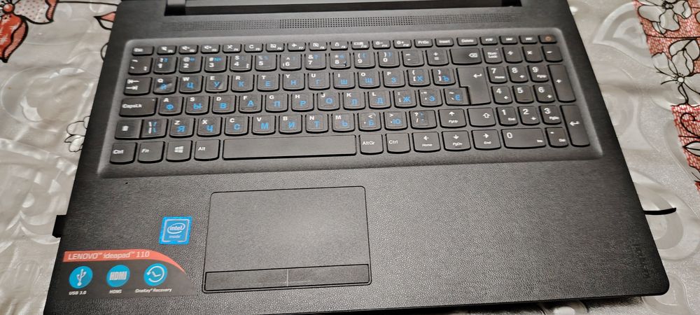 Lenovo noutbook sotiladi. Yangi Lenovo laptop.