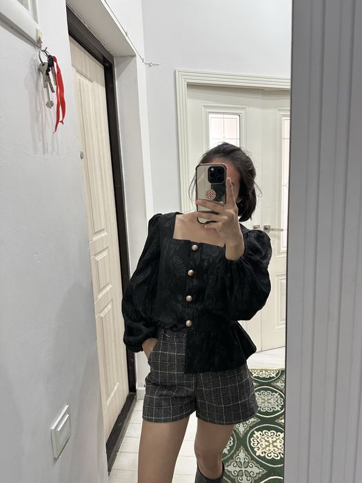 Все вещи по 2500 тг