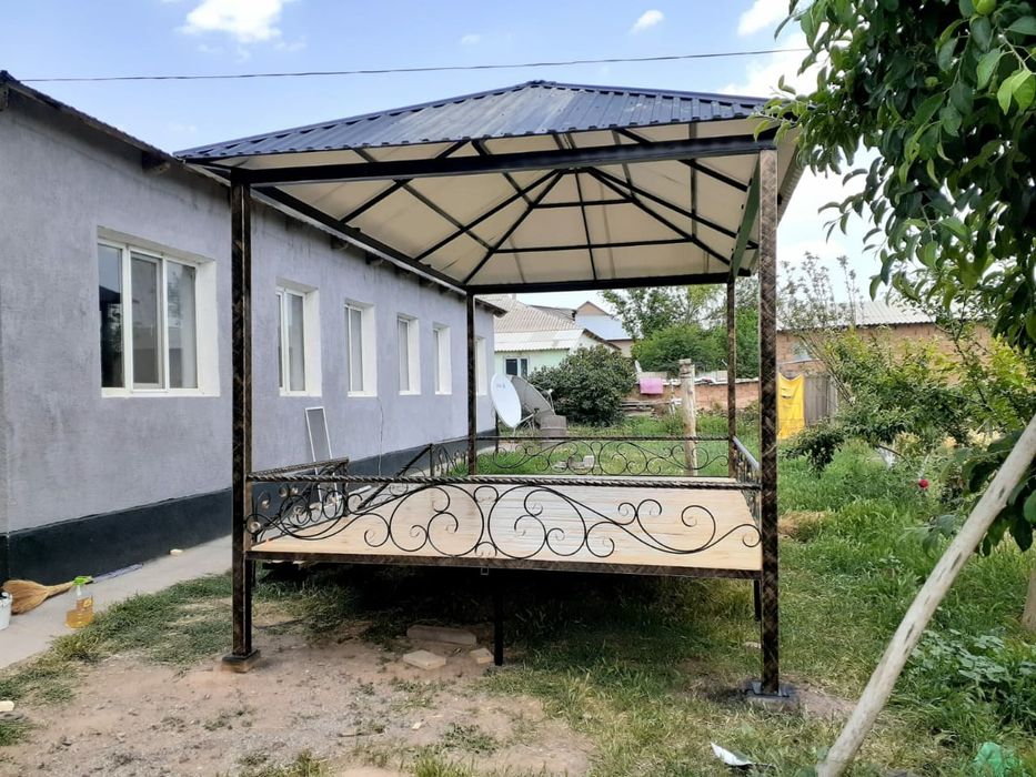 Тапчан с крышей. Тапшан