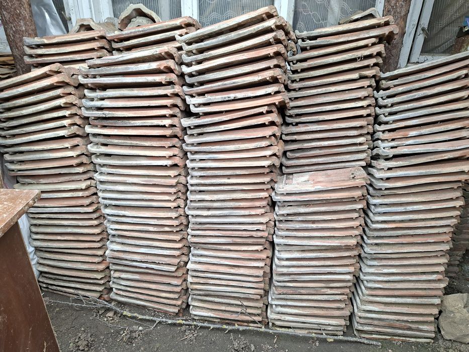 Продават се цигли