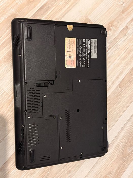 Ноутбук ASUS (без зарядки)