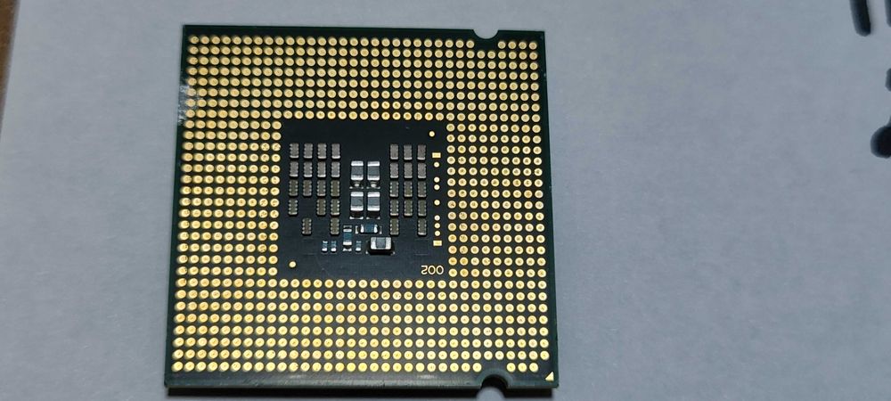 Intel Core 2 Quad Q9400 (2.66 GHz / 6MB Cache / 1333 FSB)