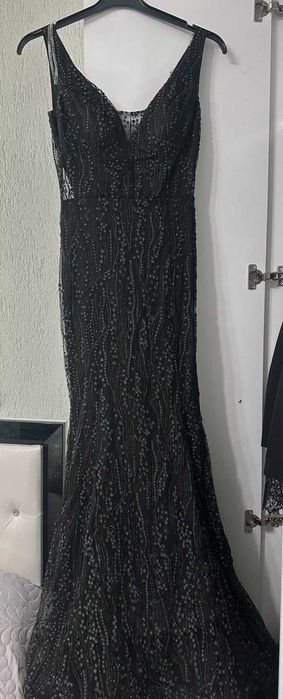 Черна официална рокля