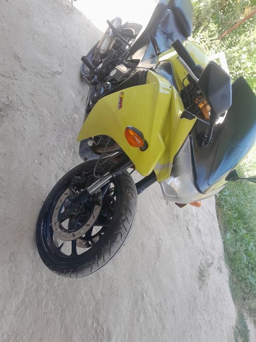 Honda 250 sotiladi, barter ham bor