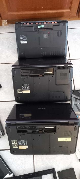 Pachet laptopuri Acer defecte, pentru piese. Totul la 100 de lei