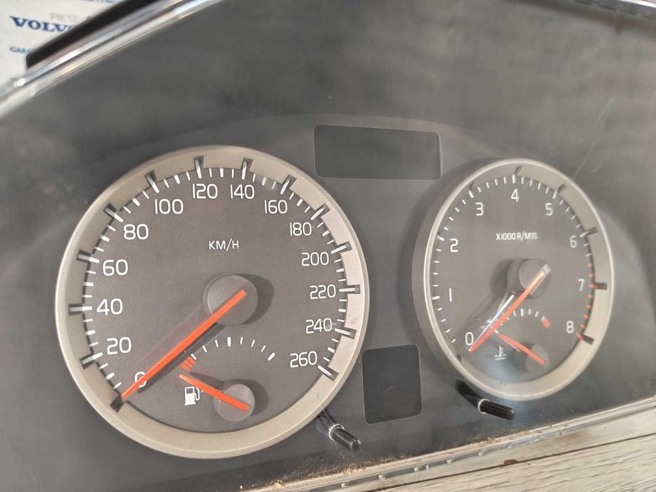 Ceas bord VOLVO S40 V50 C30 v70 benzina 2004-2010 de Europa
