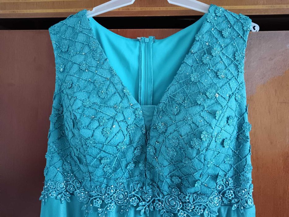 Vând Rochie lungă elegantă