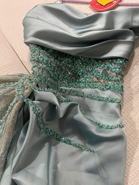 Официални рокли!!!